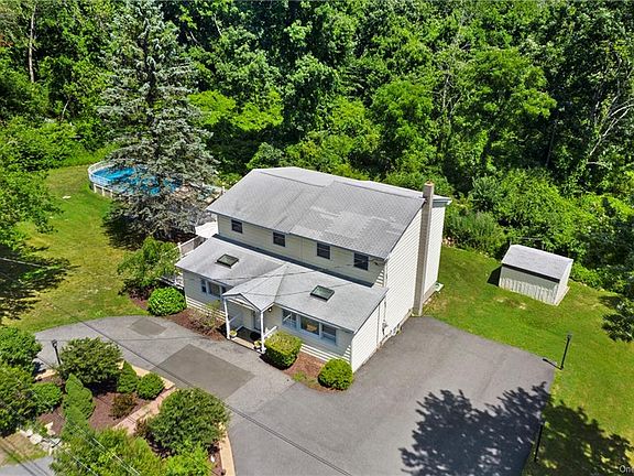 4th image of 148 Longfellow Dr