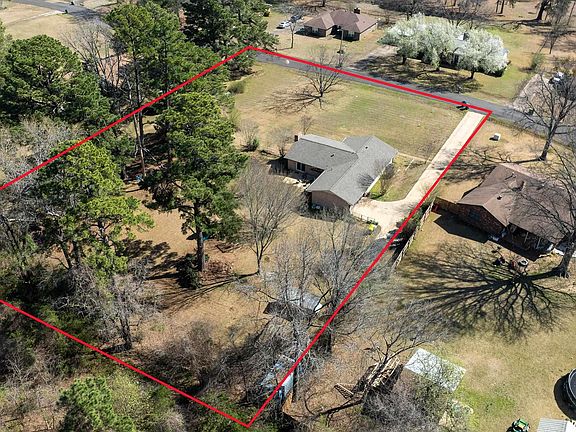 3rd image of 21 Big Oak Ln
