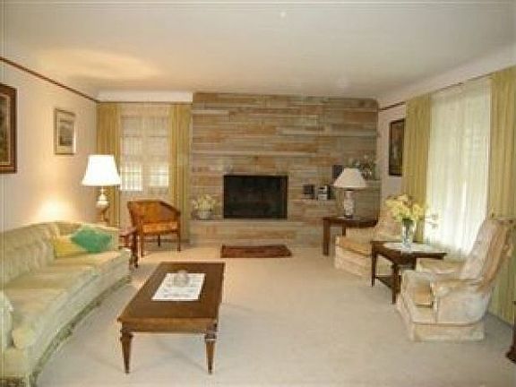 2nd image of 19592 Coffinberry Blvd