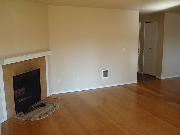 3rd image of 19230 Forest Park Dr NE