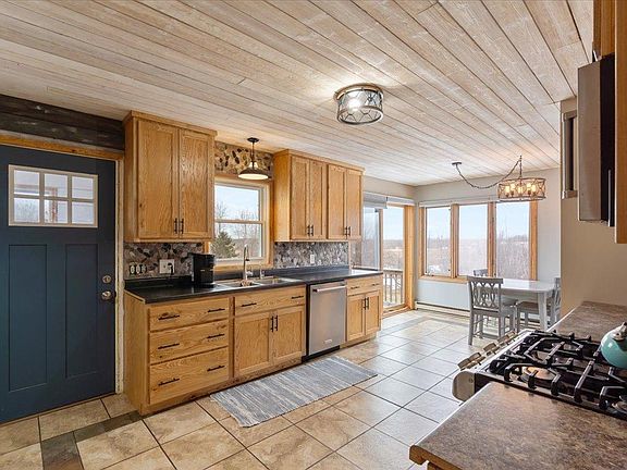 3rd image of 12191 Oakridge Rd