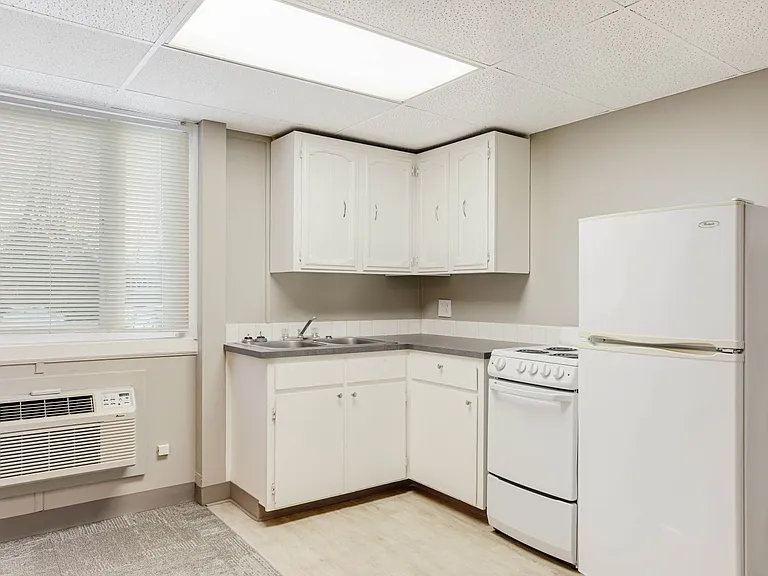 Frances Apts — Photo 30