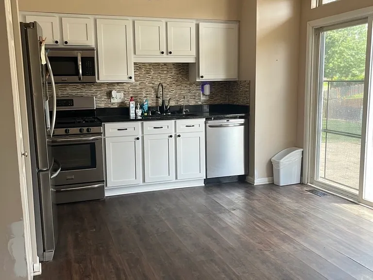 20827 W Brockton Ct — Photo 6