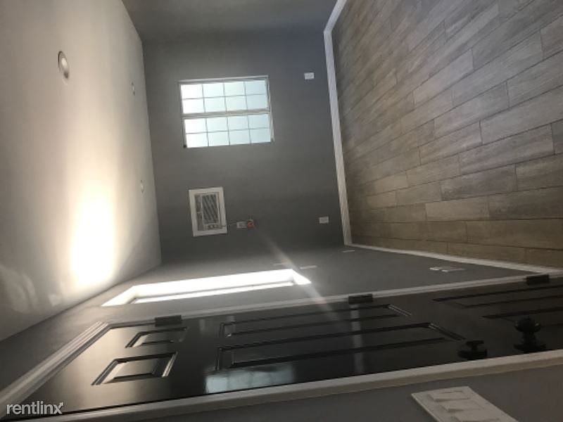 1st image of 2109 Southside Dr
