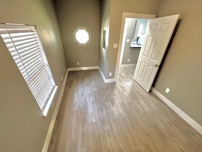 1230 Cortlandt St #1 — Photo 13