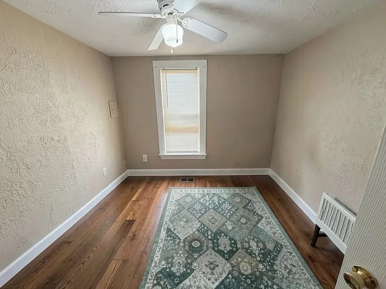 320 W Duffy St — Photo 13