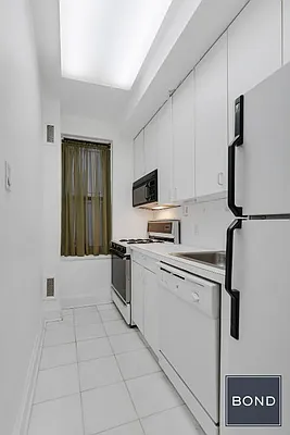 Rented by Bond New York | media 5