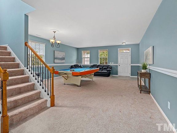 4th image of 323 Larktree Ln