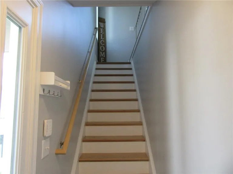 524 Eastbrooke Ln — Photo 2