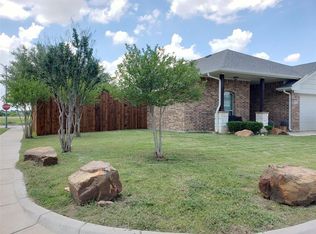 9152 Saint Barts Rd, Fort Worth, TX 76123