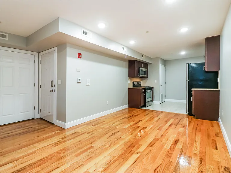 381 Communipaw Ave #3B — Photo 5