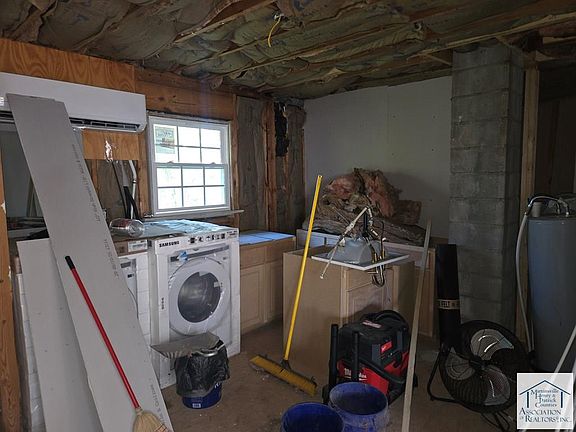 5th image of 1303 Carver Ct