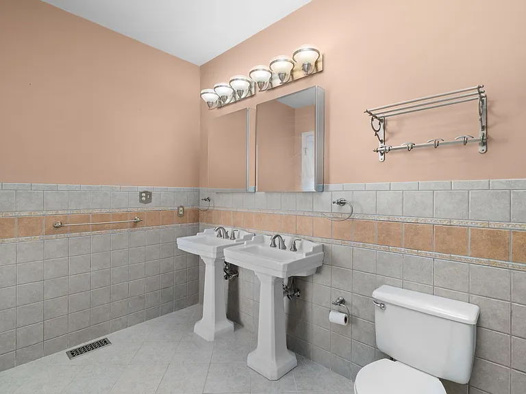 1825 Lasalle St — Photo 7