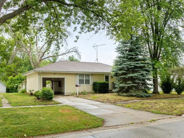 206 Ely St, Woodbine, IA 51579