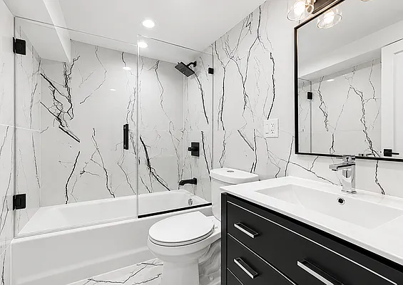 Bathroom, photo 1