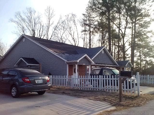 2nd image of 1164 N Moore Rd