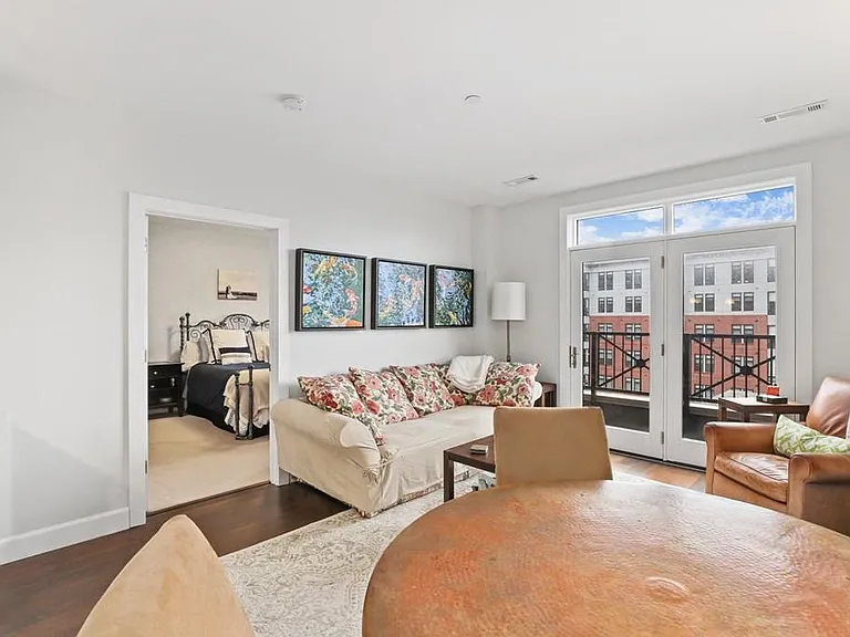 1501 Commonwealth Ave #302 — Photo 1