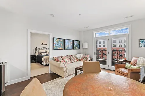 1501 Commonwealth Ave Photo 1