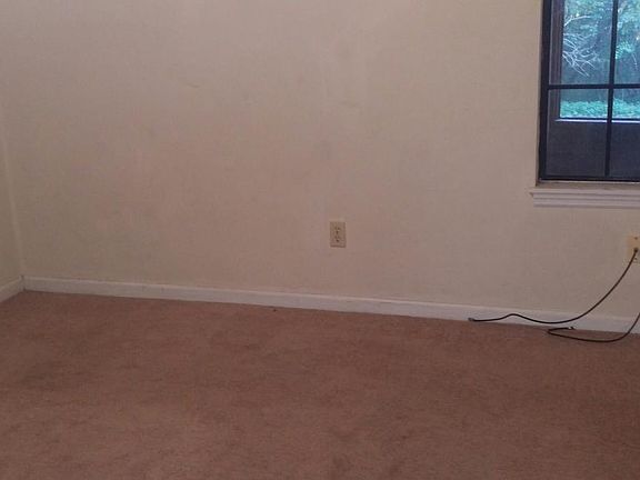 4th image of 2850 Little Deal Road # First Floor