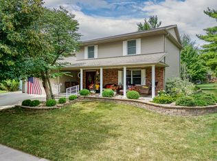 601 Cheshire Dr, Bloomington, IL