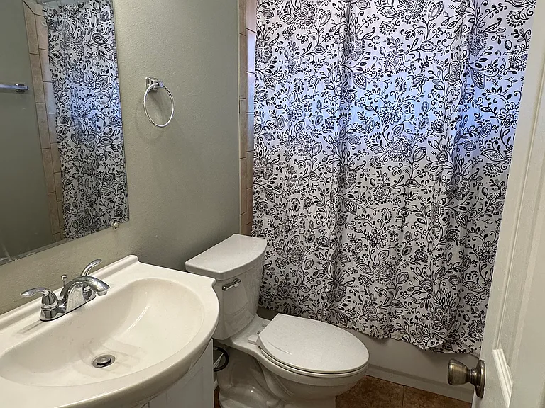 4907 Loyola Ave — Photo 10