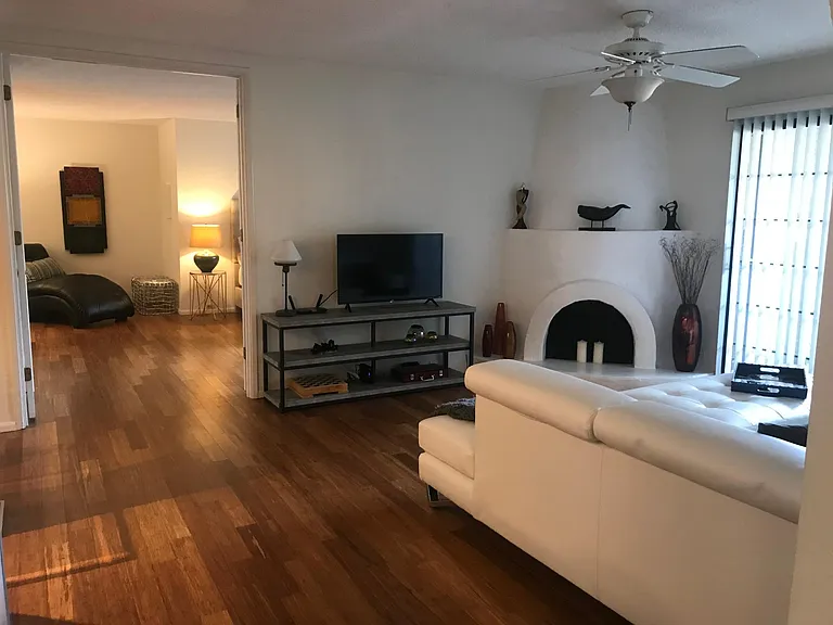 7557 N Dreamy Draw Dr — Photo 9