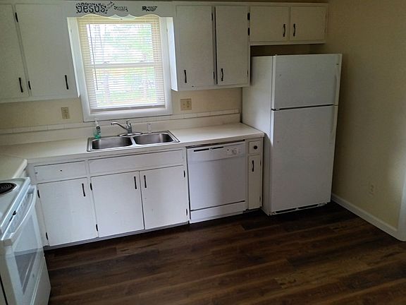5th image of 301 Piney Ave