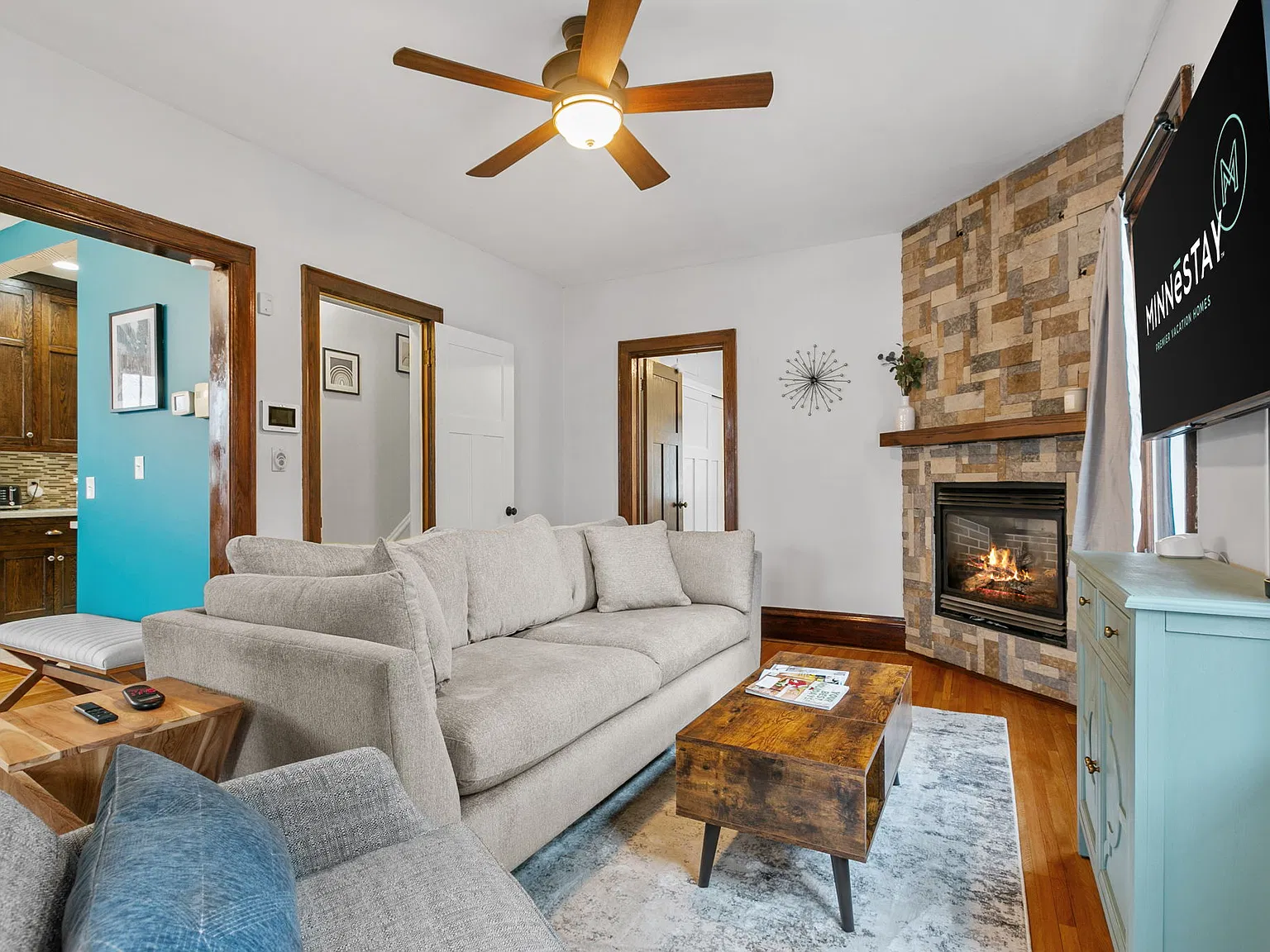 3 bed, 2.5 bath, 1897 sqft, $4,000 — Photo 4