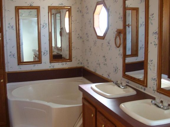 Master Bath garden tub and dual sinks