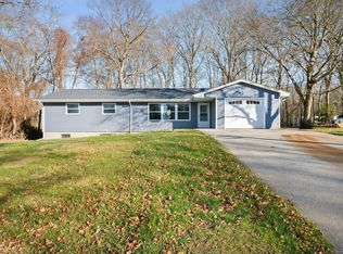 99 Wildwood Ln, Uncasville, CT 06382