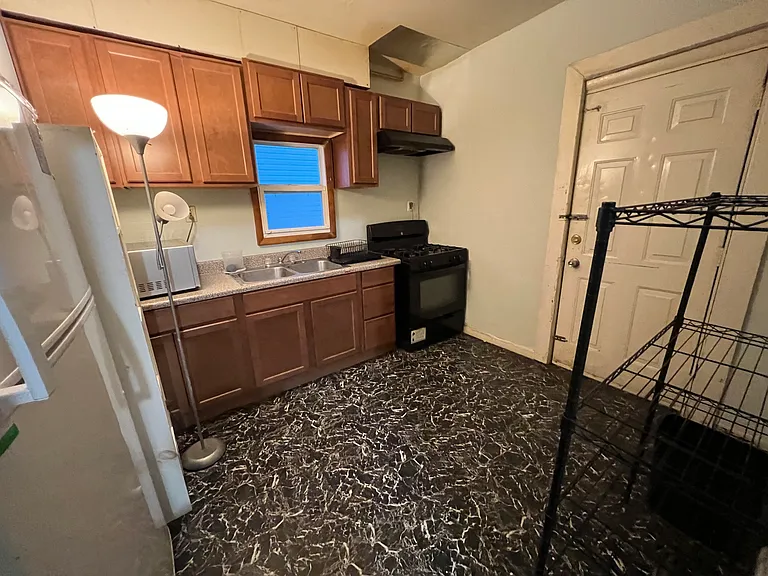 555 Columbus Ave — Photo 7