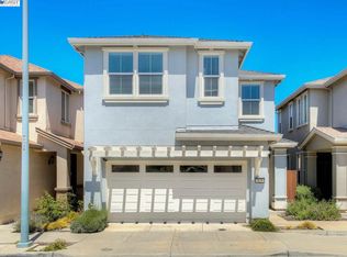 825 Hawkins Dr, Oakland, CA 94603