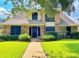 3015 W Steepbank Cir, Sugar Land, TX 77479