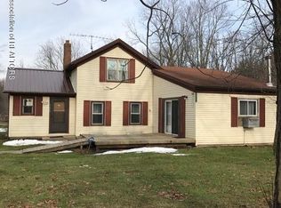 8026 Lovejoy Rd, Perry, MI 48872