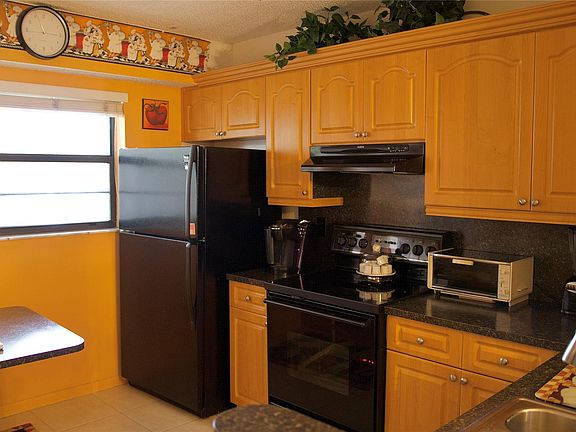 5th image of 7625 NW 79th Avenue #204