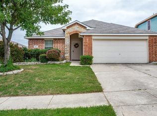 9833 Sterlinghill Dr, Fort Worth, TX 76108