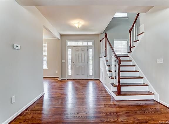 3rd image of 878 Brookdale Ln
