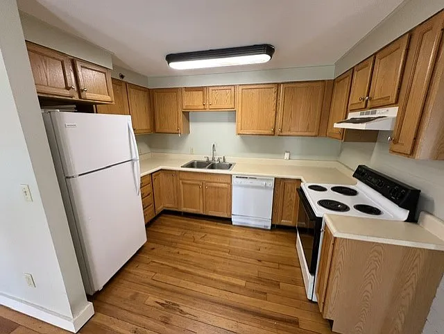 2 bed, $1,600 — Photo 3
