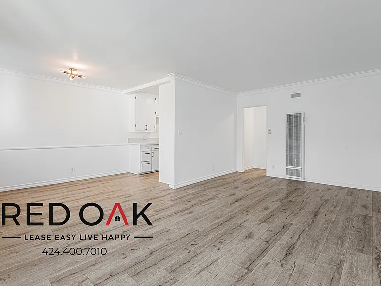 820 S Gramercy Pl #11 — Photo 1