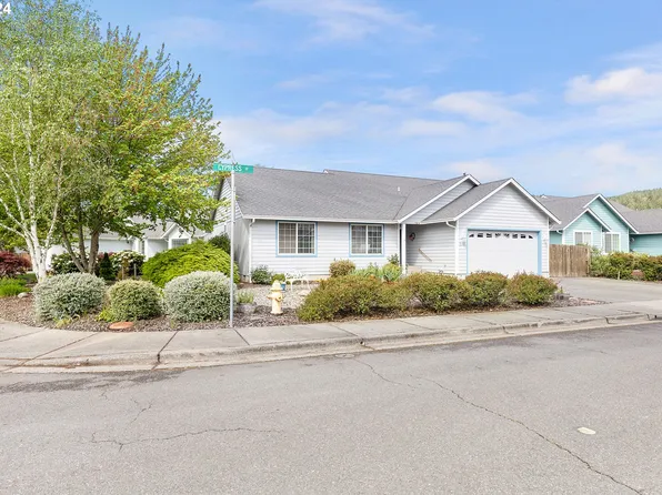 256 Cypress St, Sutherlin, OR 97479