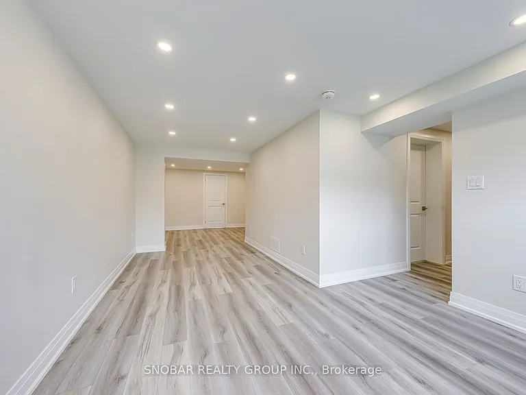 83 Clairton Cres — Photo 21