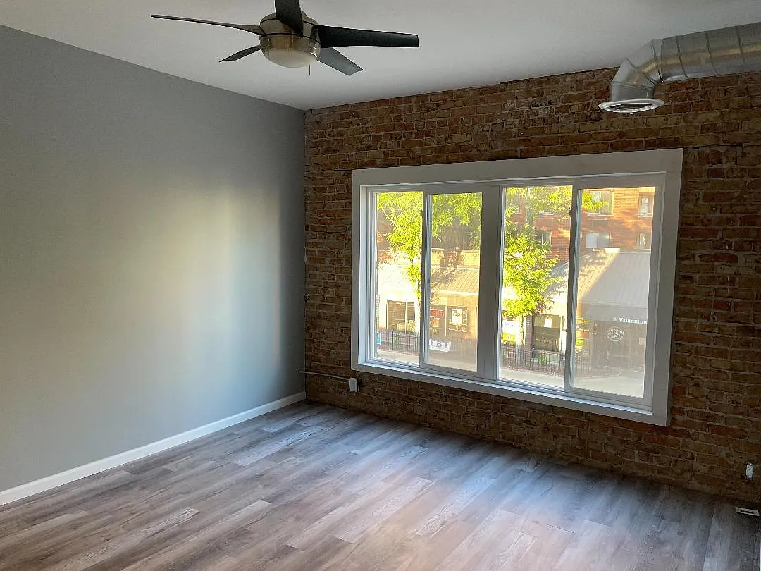 2 bed, 1050 sqft, $1,525 — Photo 4