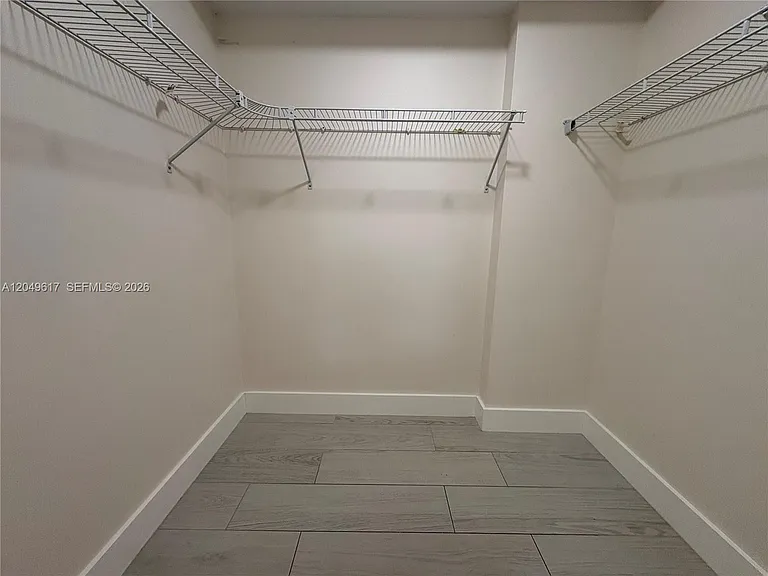 900 NE 12th Ave #703 — Photo 12