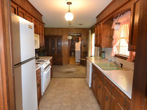5th image of 160 Columbia Road 206
