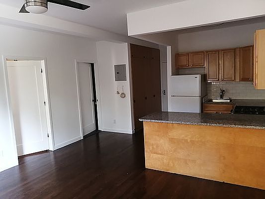 2nd image of 179 Eagle St #3