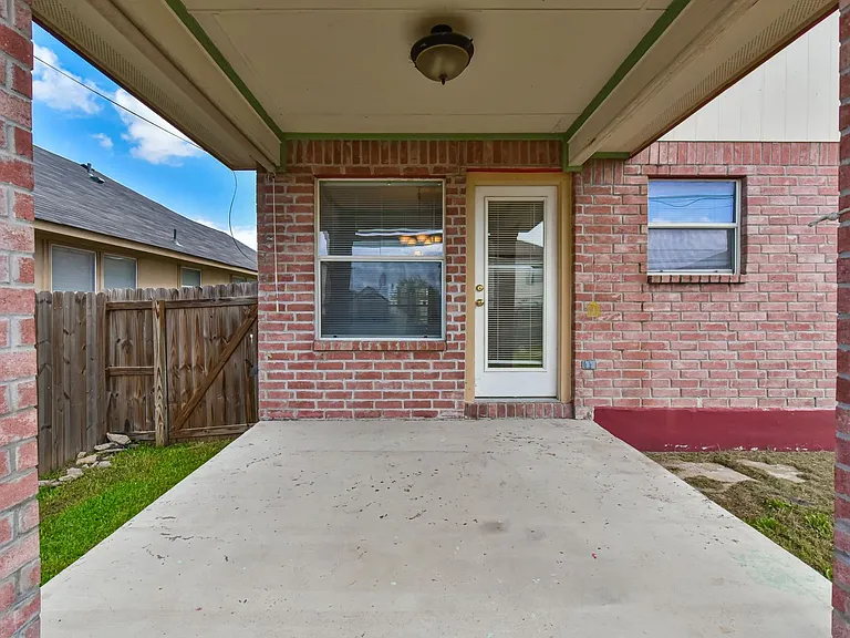 4600 Donegal Bay Ct — Photo 32