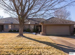 9747 Nottingham Dr, Omaha, NE 68114