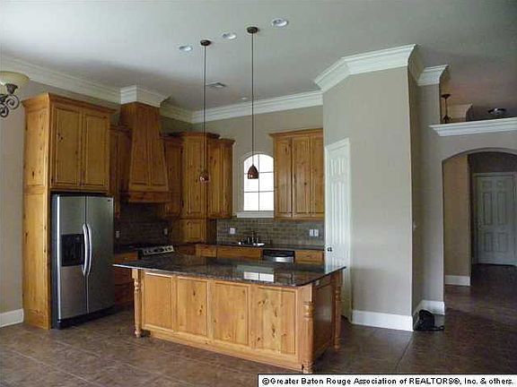 4th image of 21141 Waterfront East Dr