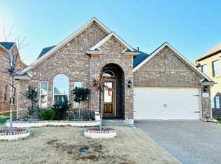 348 Prairie Ridge Ln, Lewisville, TX 75056