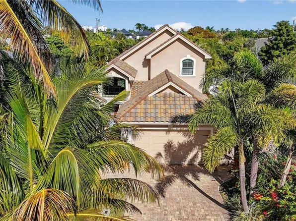 559 93rd AVE N, NAPLES, FL 34108